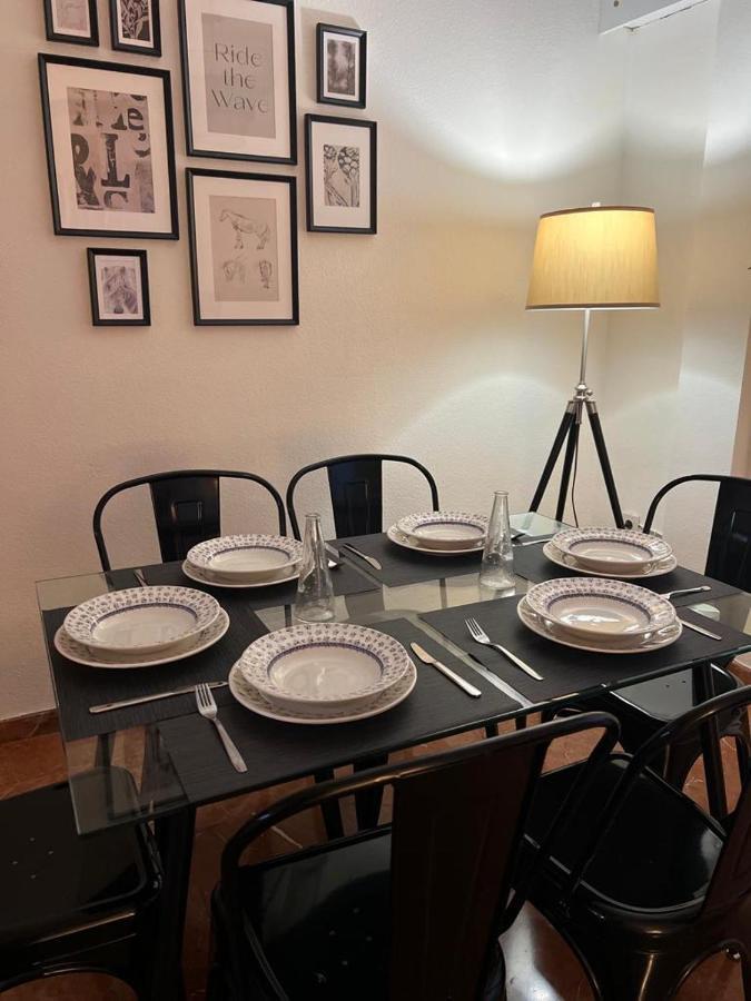 Apartamento Turistico R. Gonzalez Abreu Sevilha Exterior foto