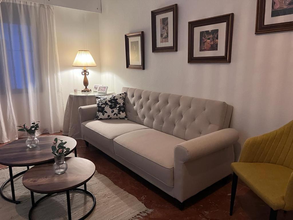 Apartamento Turistico R. Gonzalez Abreu Sevilha Exterior foto